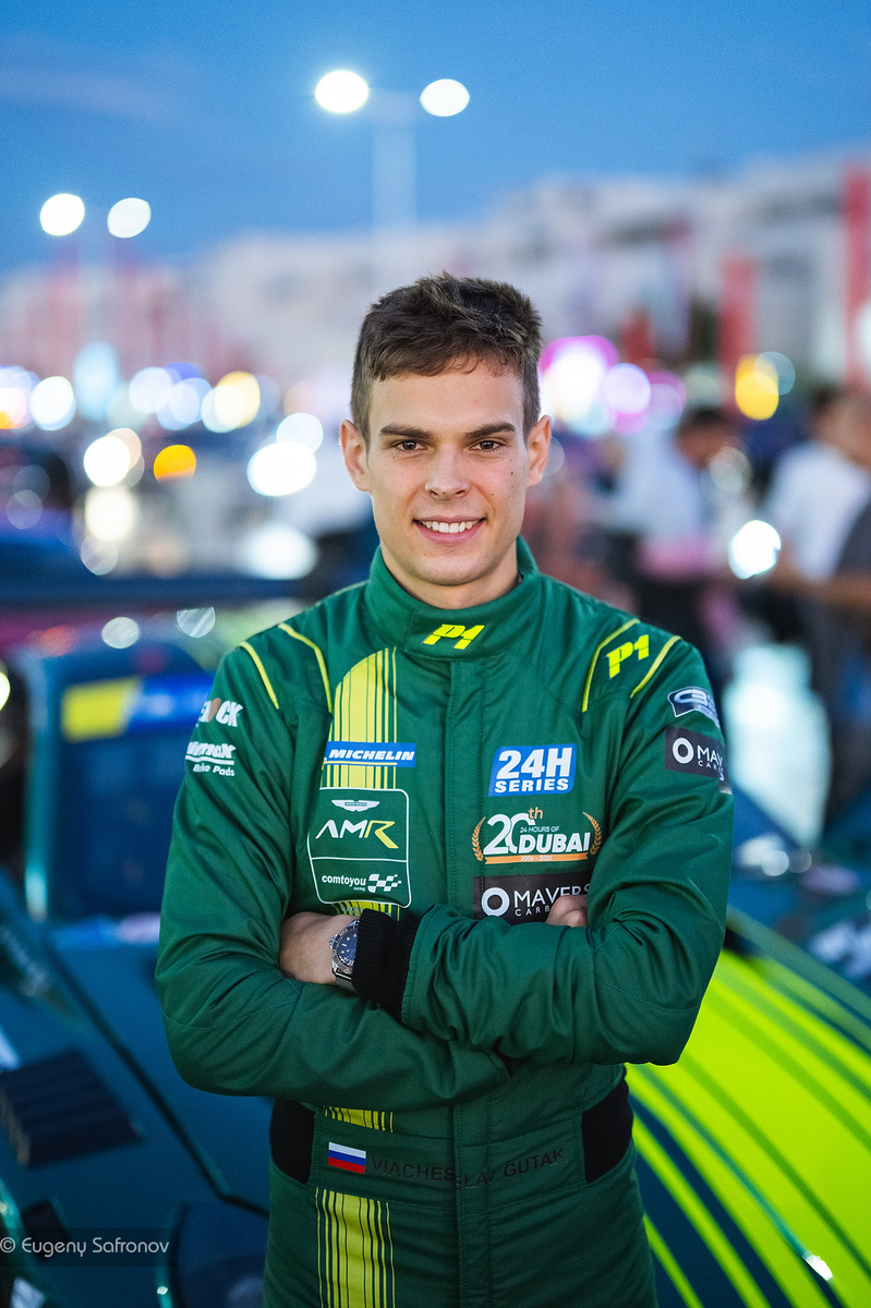 Вячеслав Гутак на гонке 24 часа Дубая 2025 года. Фото: Евгений Сафронов