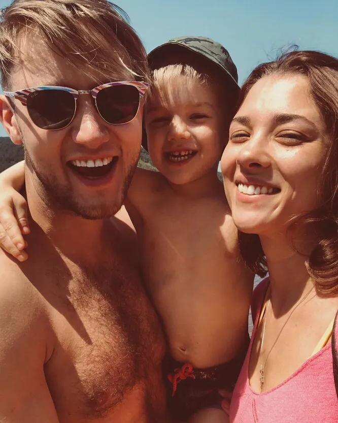    Алексей и Екатерина Корзины с сыном ПетромСоцсети Алексея Корзина