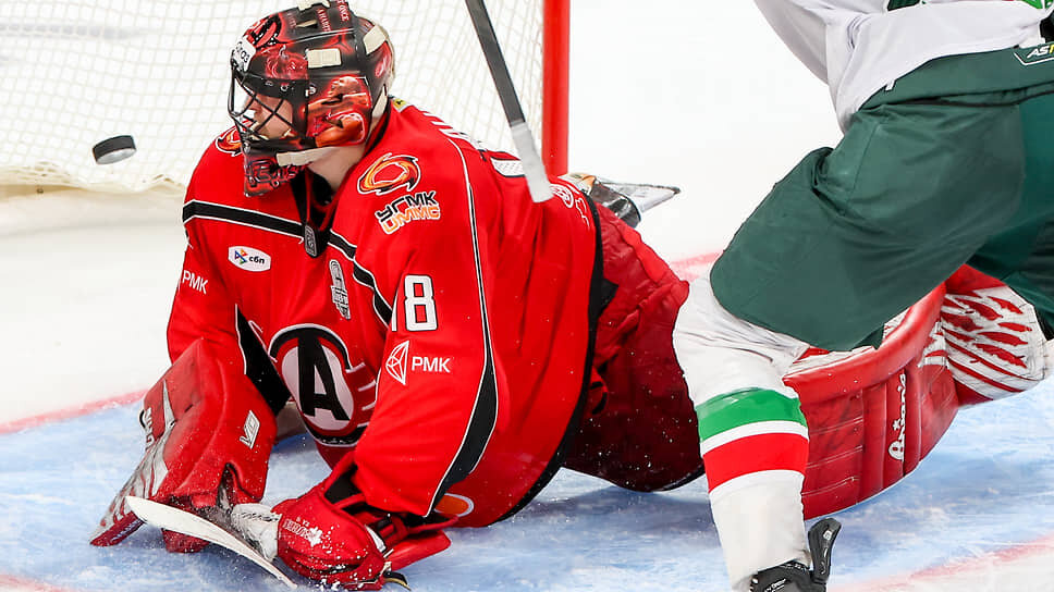 Благодаря активной работе Ильи Сафонова на чужом пятачке «Ак Барс» забил оба гола в решающем матче с «Автомобилистом».📷Фото: Донат Сорокин / ТАСС