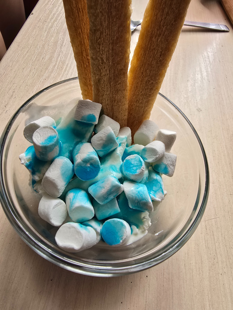 Мороженое. Украшали дети