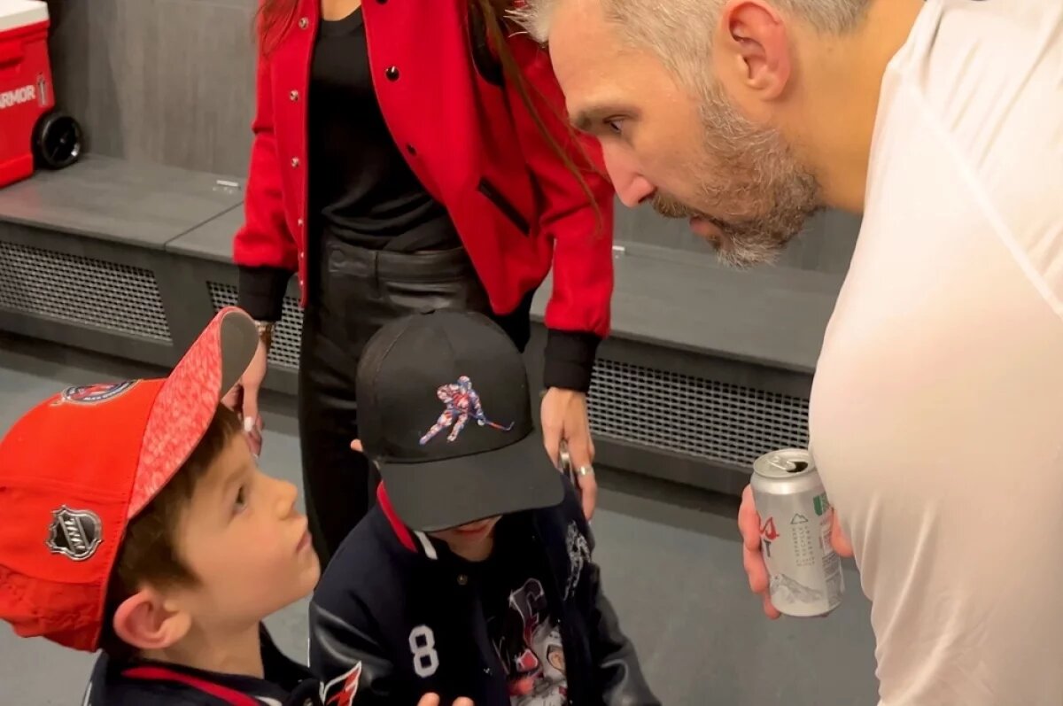    Александр Овечкин со своими детьми