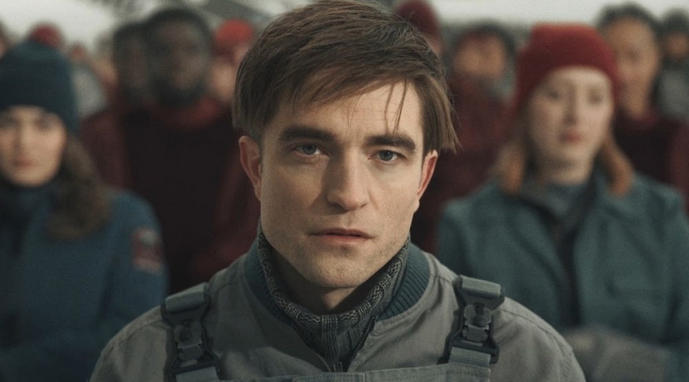     Роберт Паттинсон, кадр из фильма «Микки 17» (2025)