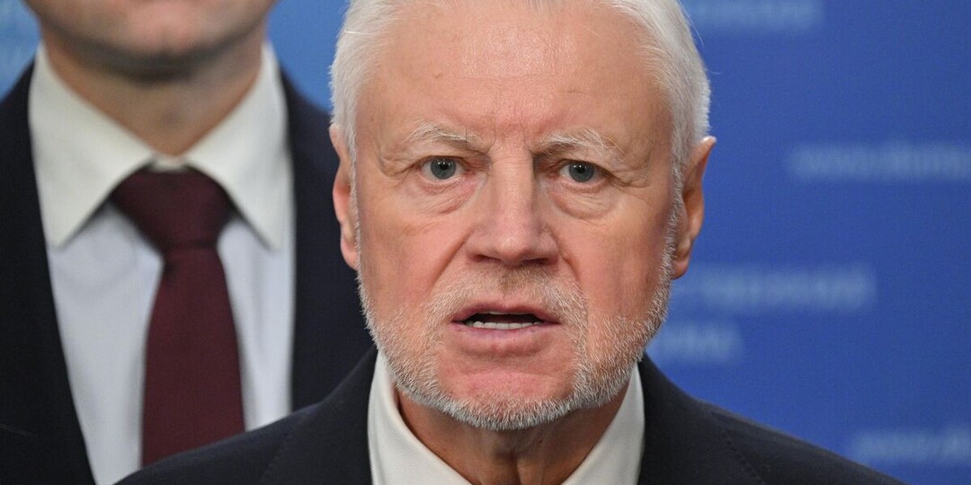 Миронов предложил отменить повышение платы за электроэнергию