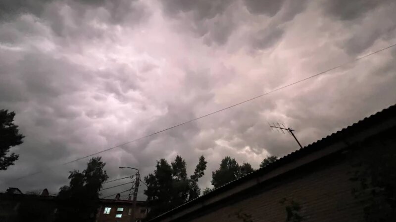     Гроза 8 июля в Барнауле. Соцсети