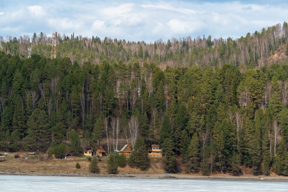    Телецкое озеро и его окрестности. Апрель 2025 года . Источник: Андрей Сороко/"Толк"