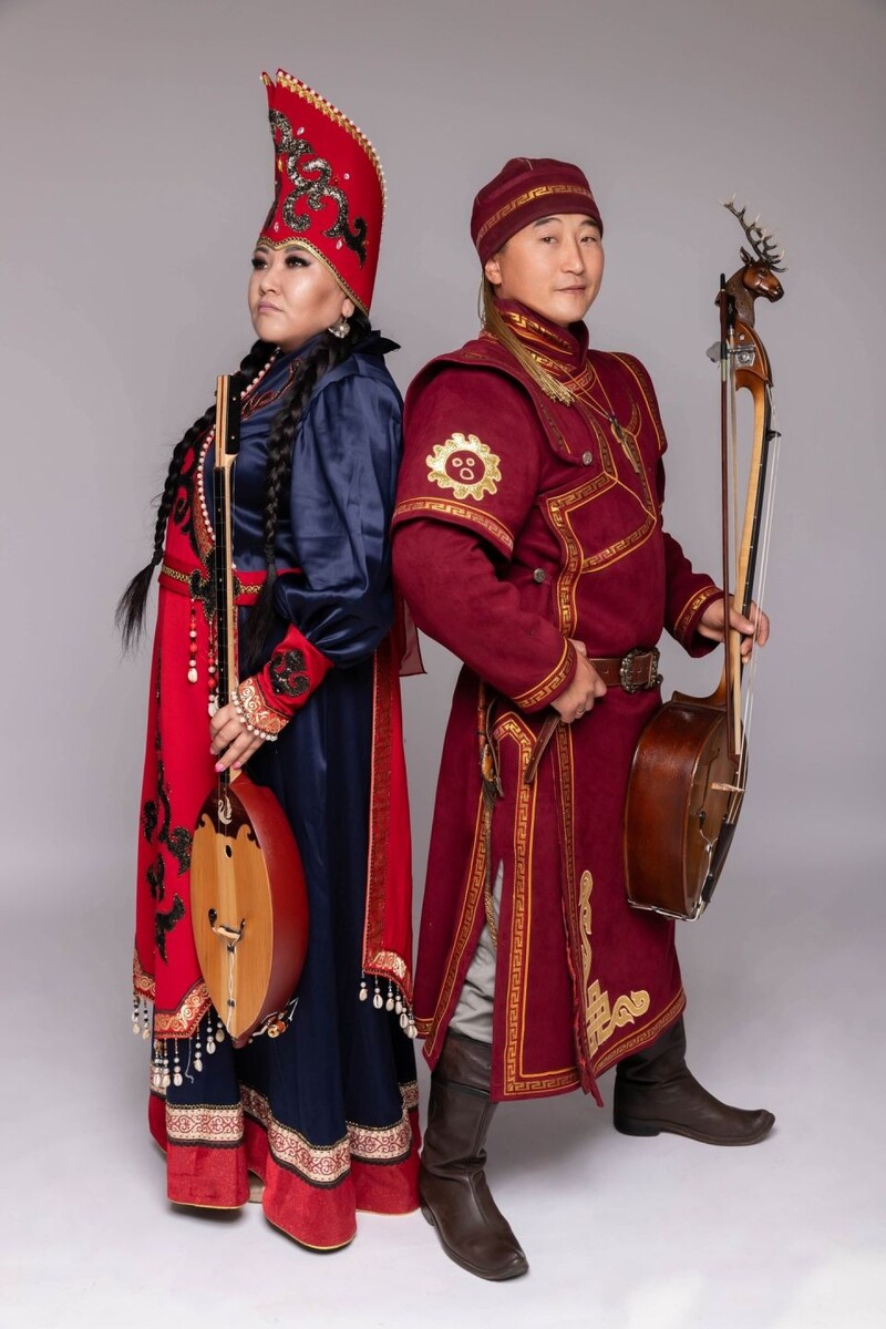    Дуэт "Хан Алтай". Источник: официальная страница дуэта в ВК