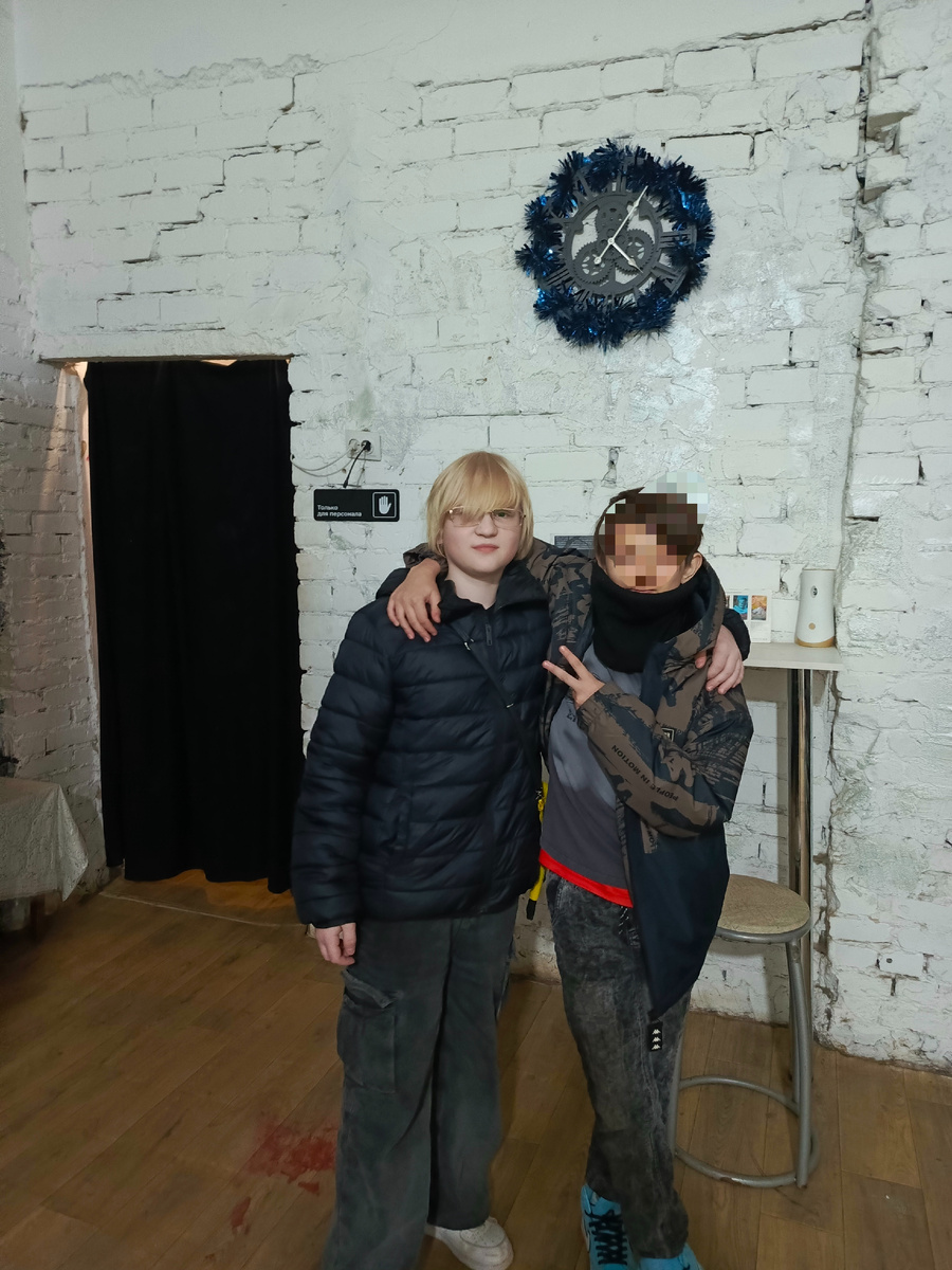 Ходили с сыном на квест. Текущая его прическа 