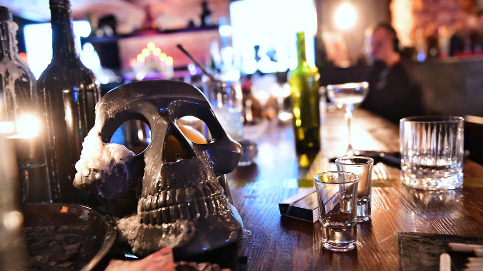 Стоимость обнаруженного во время рейда контрафактного алкоголя превышает 1 млн рублей.📷Фото: Александр Коряков / Коммерсантъ