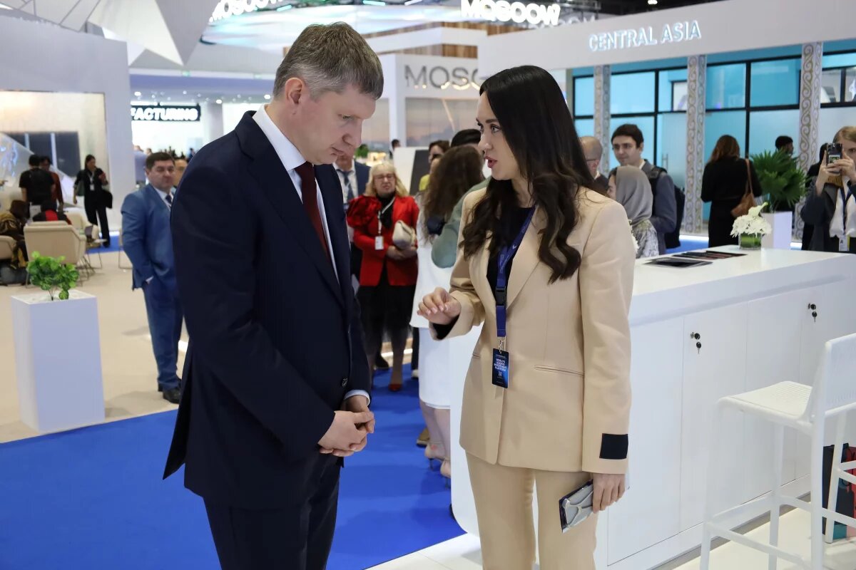    Кубанский стенд в Абу-Даби посетил министр экономического развития России