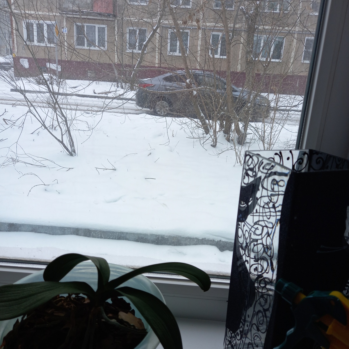 Утро. Апрель. Снег.