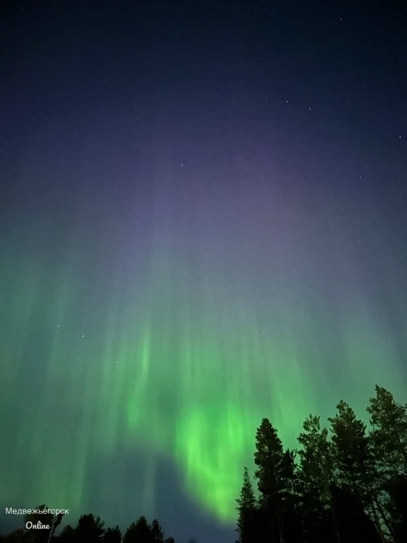    Волшебное северное сияние озарило небо в Карелиипаблик «Медвежьегорск Online»
