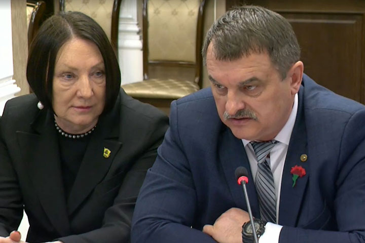 Стоп-кадр трансляции заседания правительства РХ
