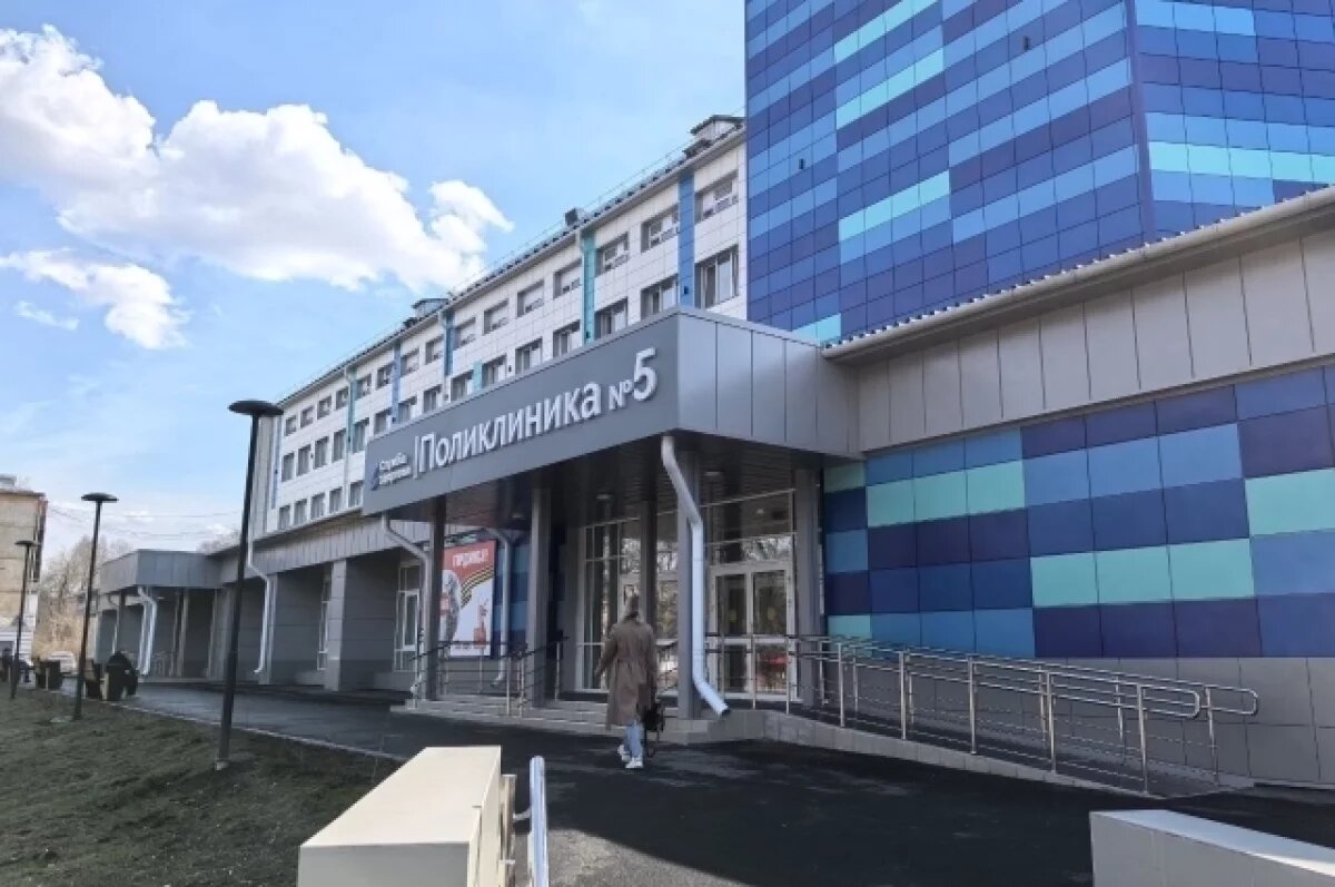    В Кемерове завершили ремонт крупнейшей поликлиники Кузбасса с опозданием