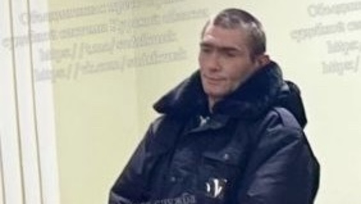    "Маршрут перестроен": курянин угнал машину, но доехал только до дерева