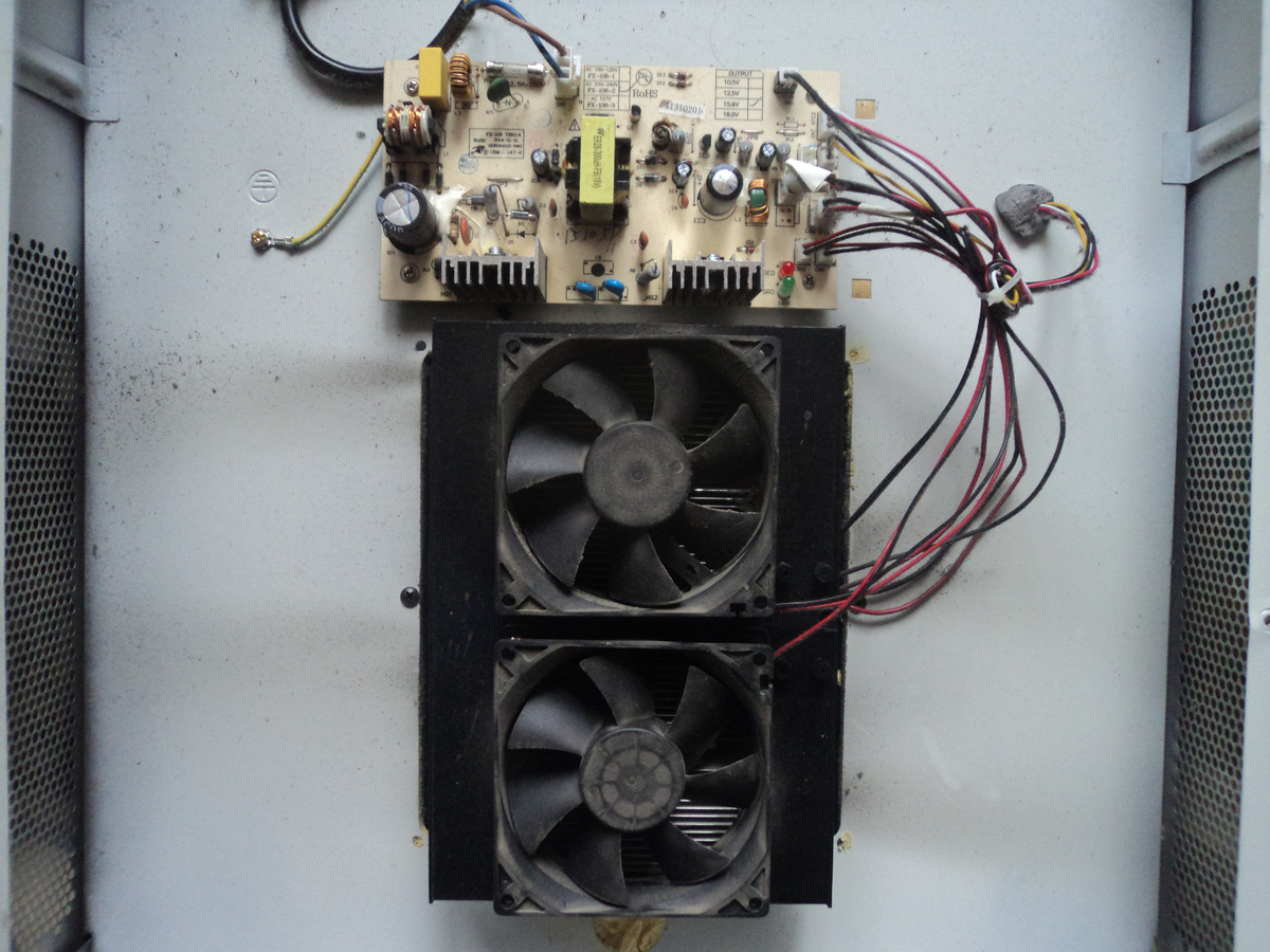 Холодильник без задней стенки. Фото автора.