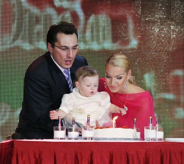 Волочкова и Вдовин расстались, когда их дочери был всего год. / Фото: vokrug.tv