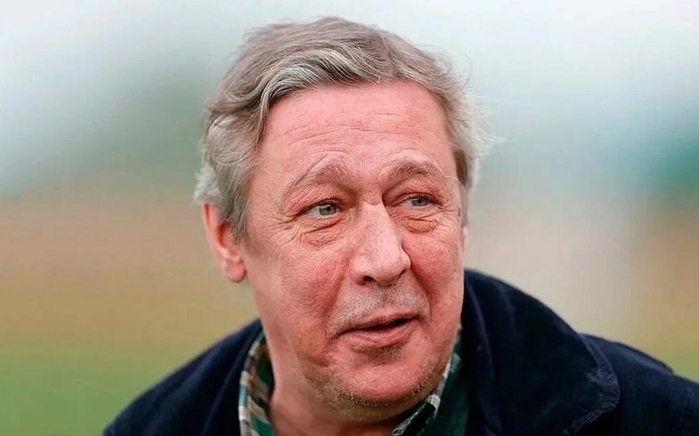 на фото Михаил Ефремов