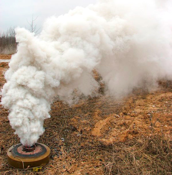 УДШ формирует дымовую завесу (фото из открытых источников)