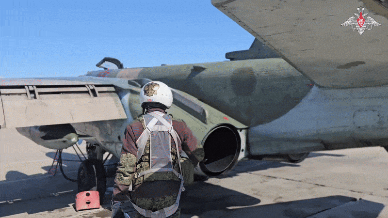    Русская авиация работает по вражеским позициям//Видео с официального ТГ-канала Минобороны