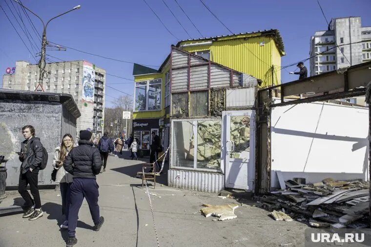 Незаконные ларьки будут демонтированы. Фото: Сергей Русанов © URA.RU