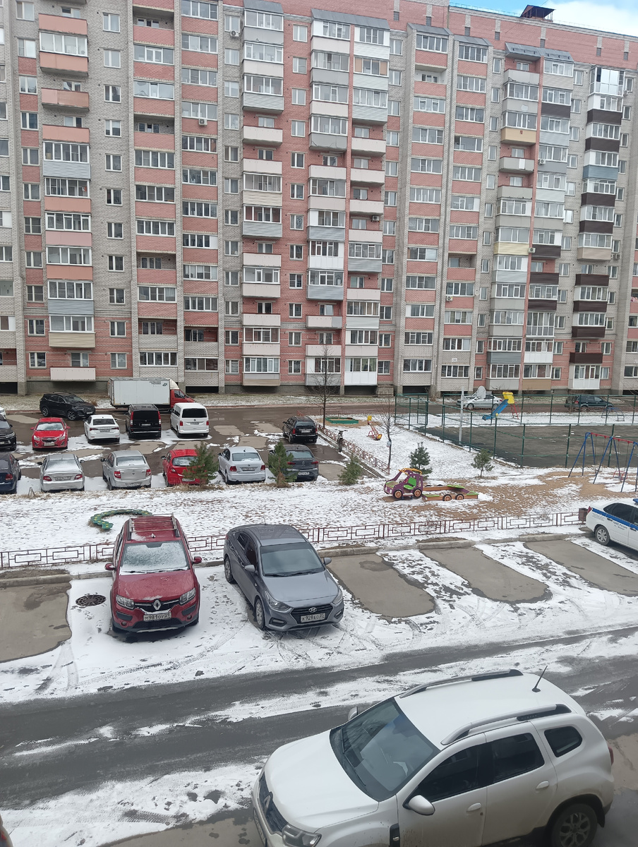 Остатки снега к обеду, после вчерашней метели😌