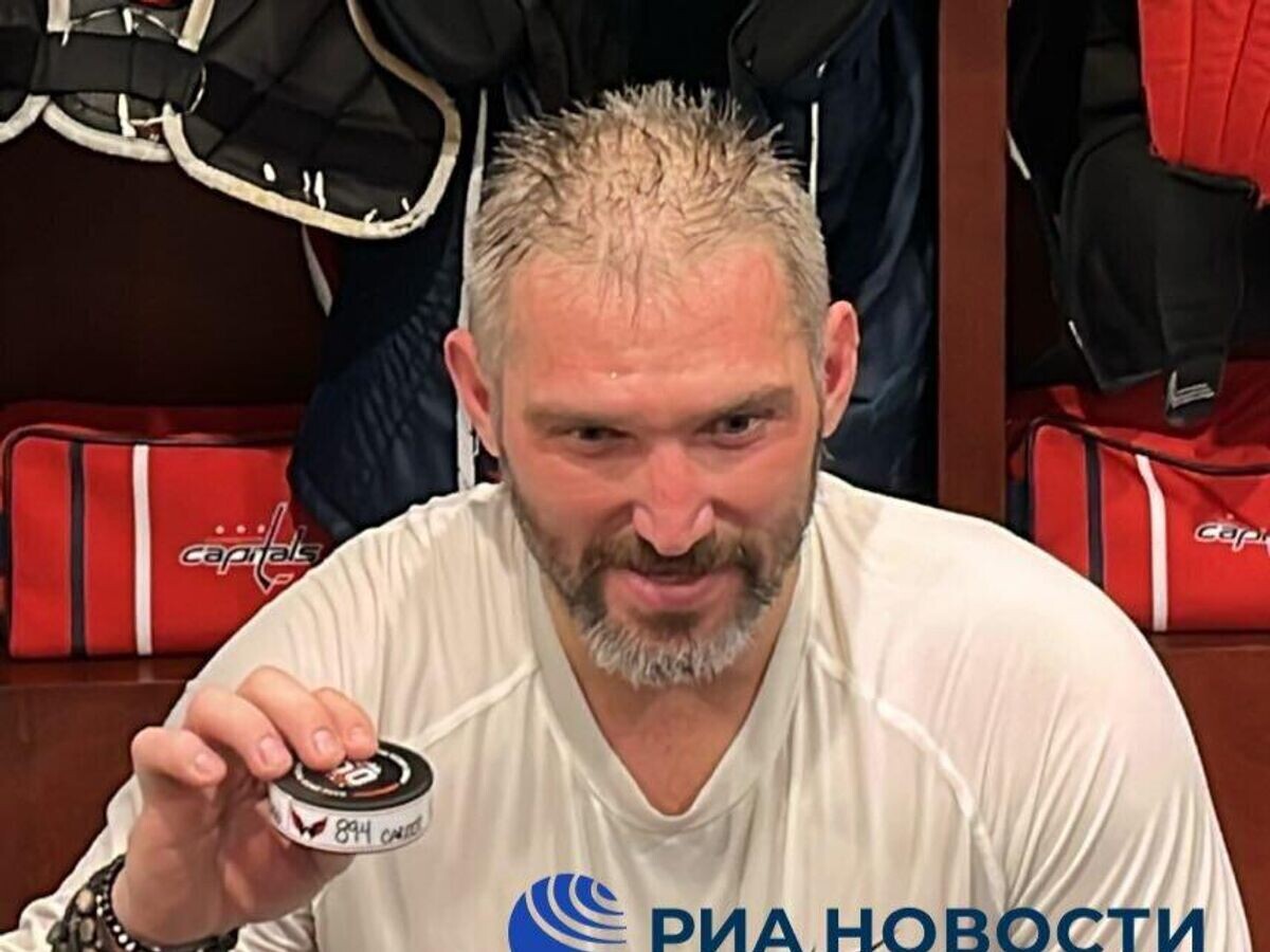    Александр Овечкин в раздевалке после матча "Вашингтон" - "Чикаго"© РИА Новости