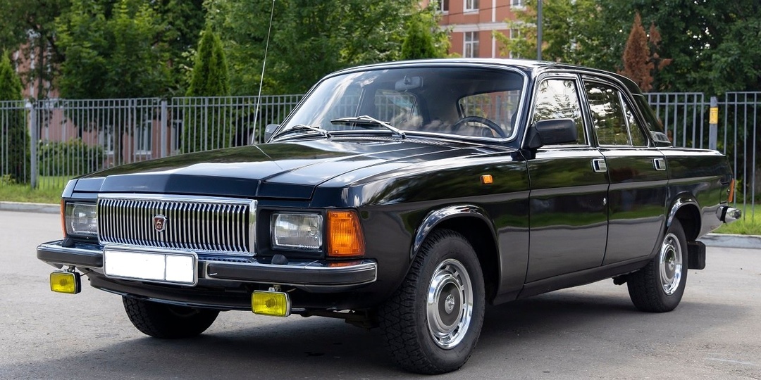 “Волга” с понтами: Как “генеральская” 3102 хотела быть “Мерсом”, но осталась “Волгой” (со всеми вытекающими)