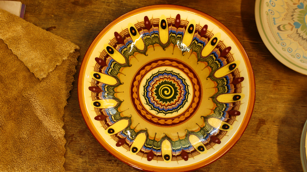 Тарелки, что делает моя учительница по керамике.