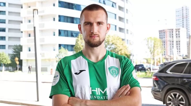    Уткин последовал за Промесом. Шесть футболистов, сменивших веру на ислам Фото #1