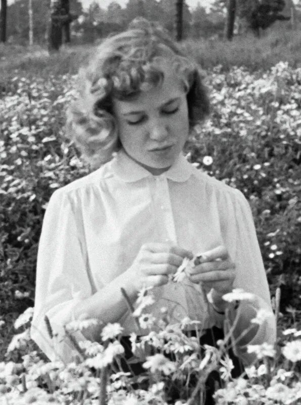 Надежда Румянцева в юности