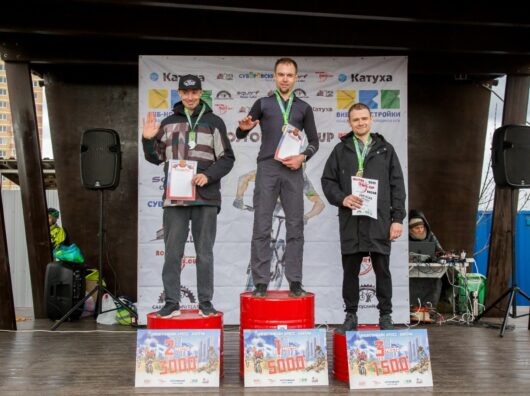    В Суворовском открыли сезон гонок на горных велосипедах //Фото предоставлено пресс-службой ВКБ-новостройки