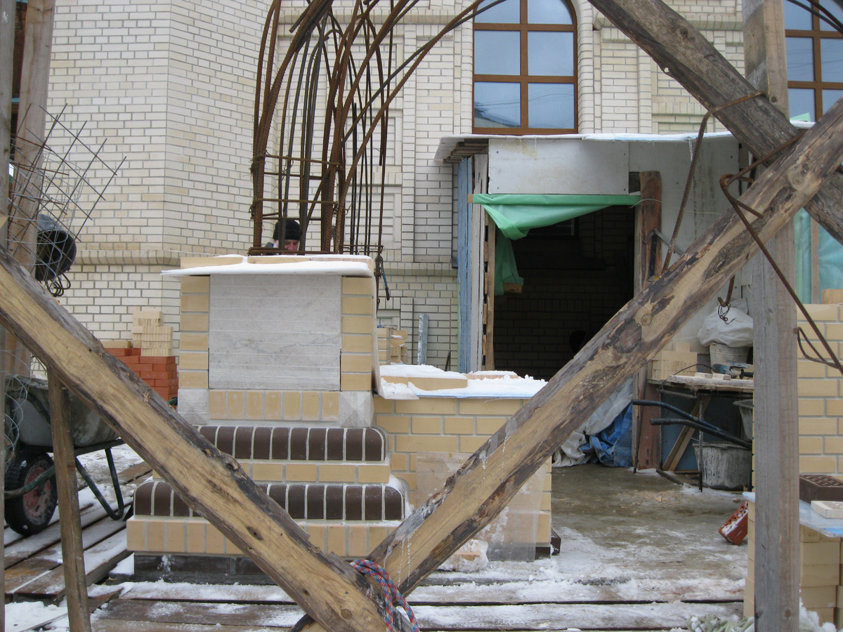 Столбы на юго-западном крыльце