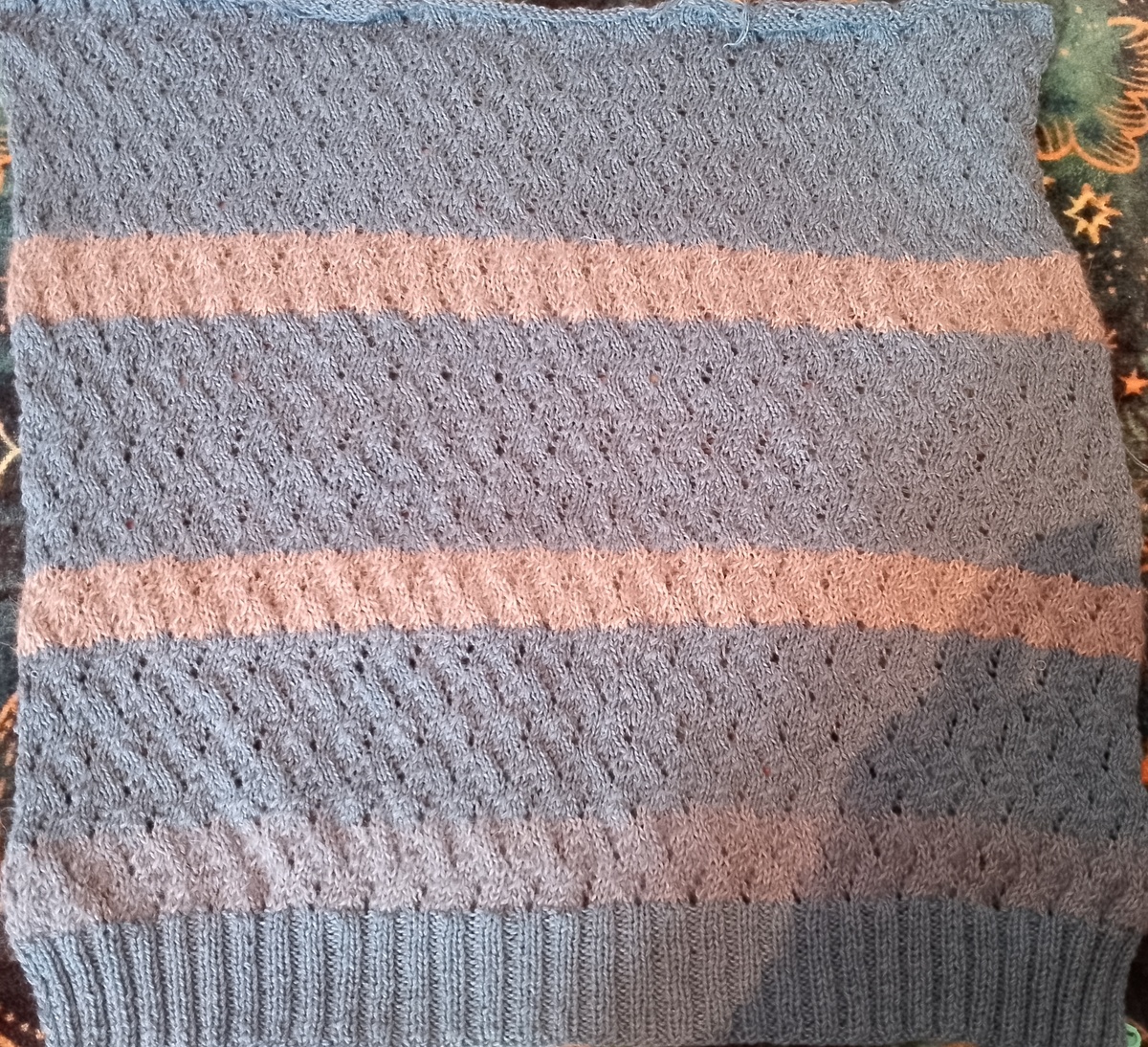 Спинка джемпера.