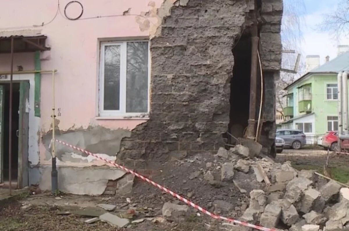    Хочется, чтобы на опасные дома обратили внимание до того, как их состояние приведет к непоправимым последствиям.