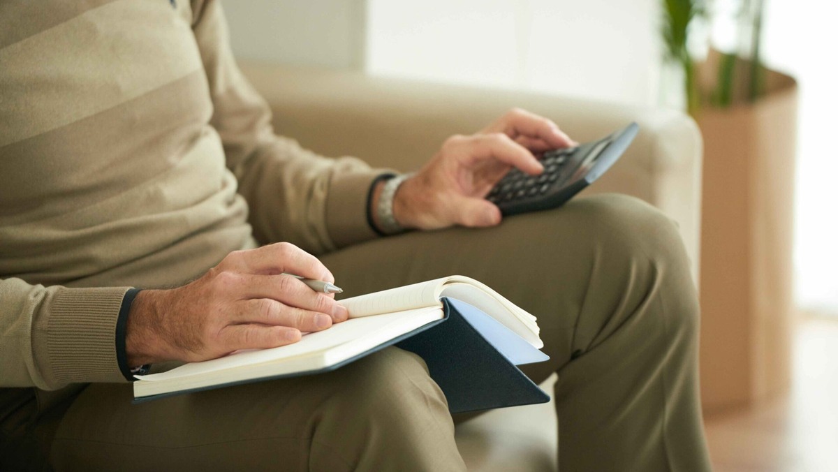    Индексация пенсий не успевает за ростом цен. Фото: Freepik