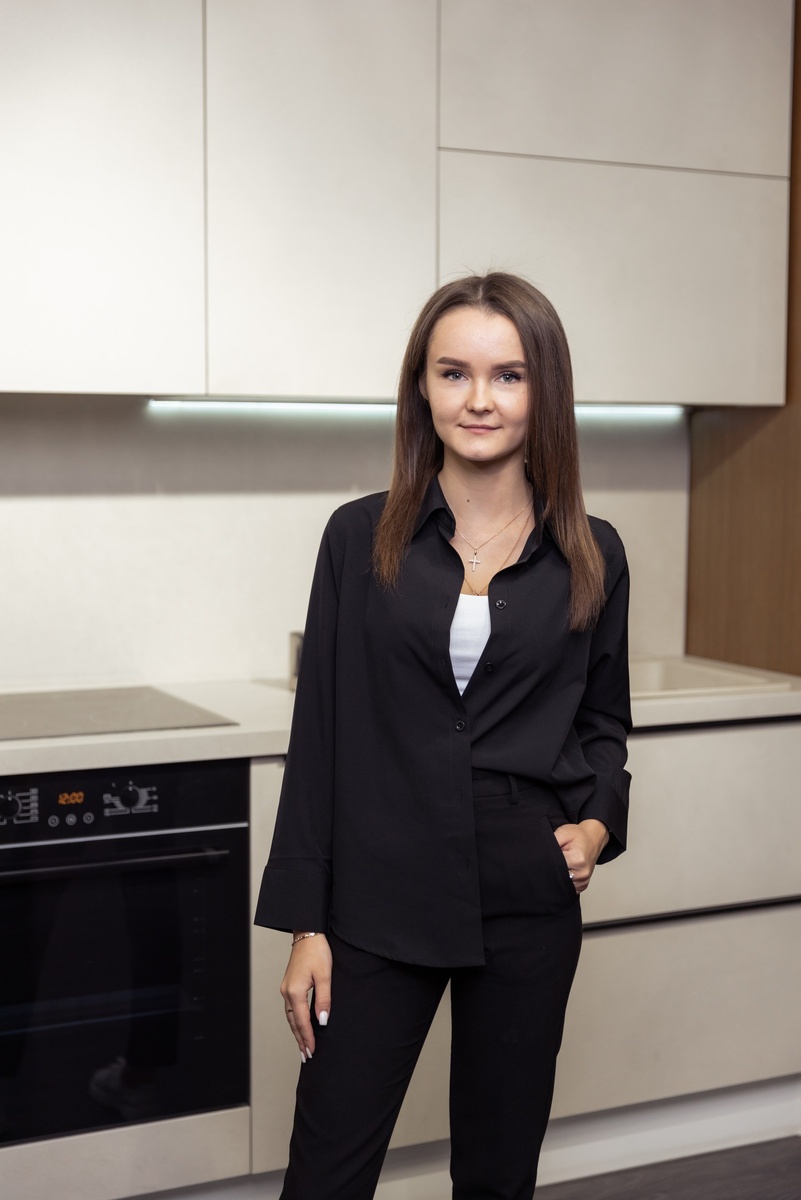 Здравствуйте, а вот и я)