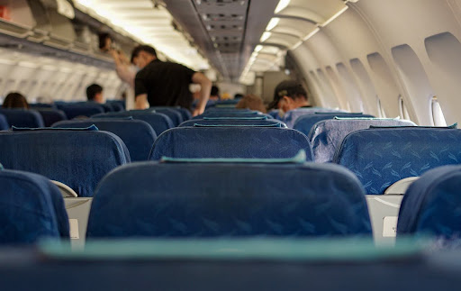 https://cdn.pixabay.com/photo/2020/09/01/15/05/aircraft-cabin-5535467_1280.jpg