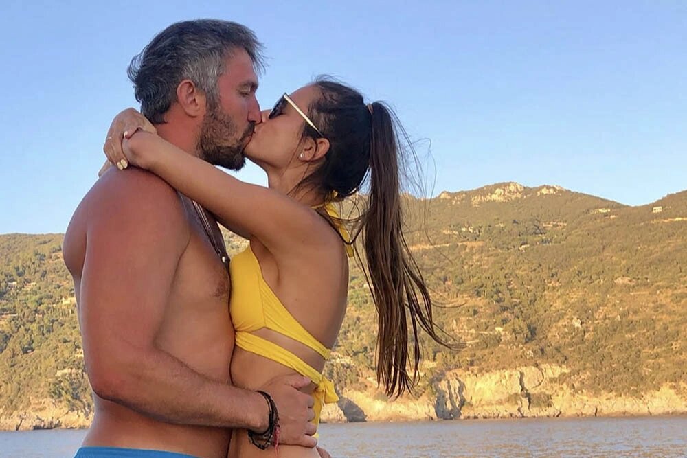 Александр с женой Настасьей. Фото: соцсети