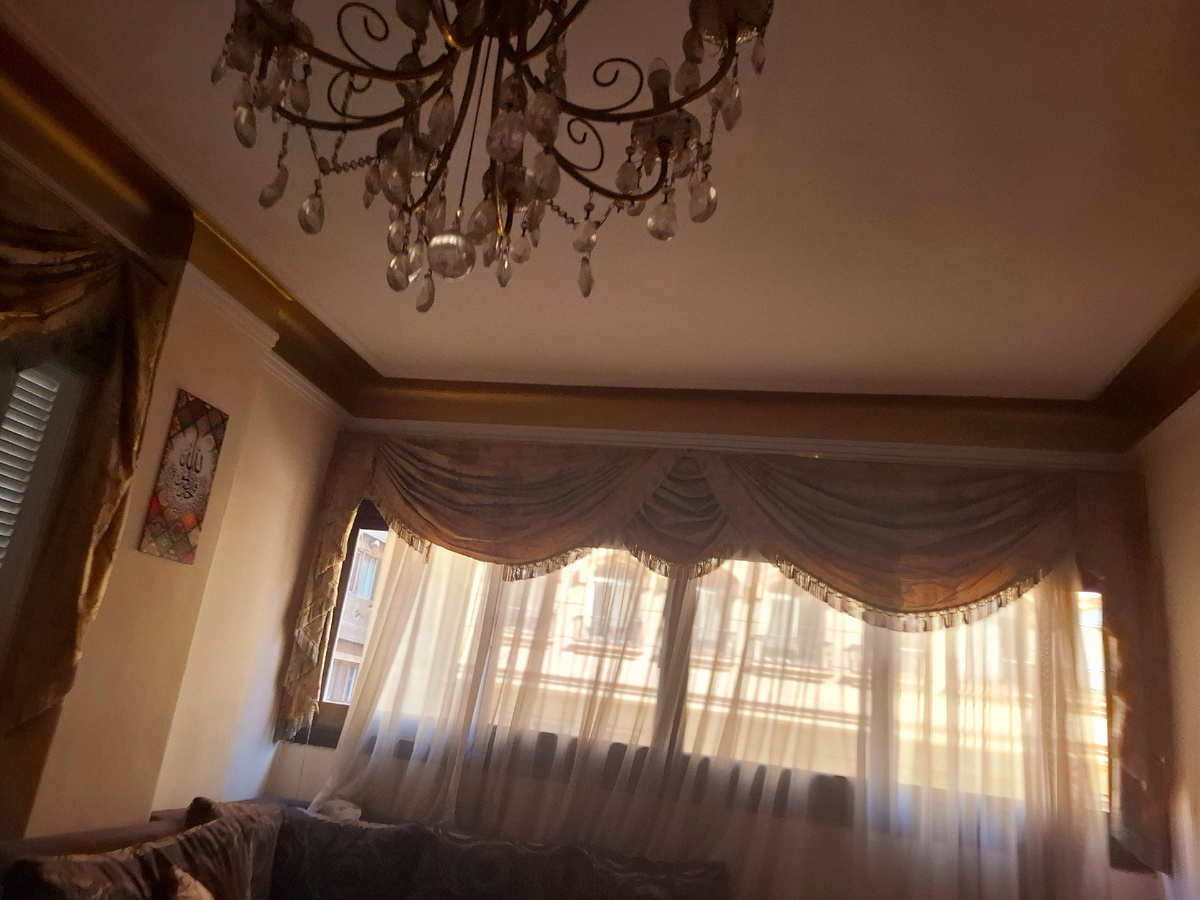 Вот так выглядели шторы, одное большое + еще два окна маленьких
