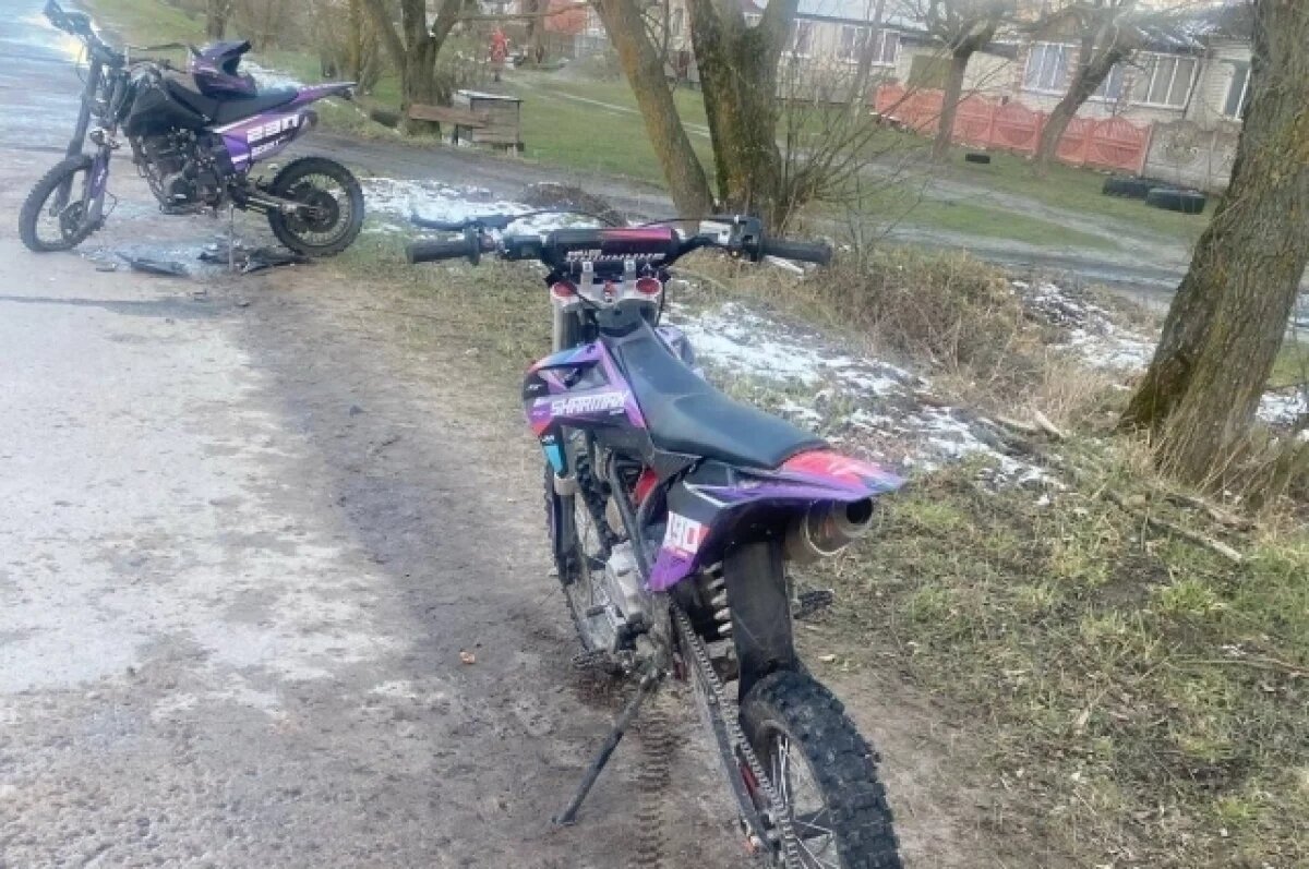    Четыре подростка попали в больницу после столкновения байков на Брянщине