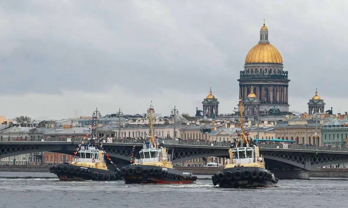 Вальс буксиров на Фестивале ледоколов в Санкт-Петербурге. Источник: t.me/Piotrovsky