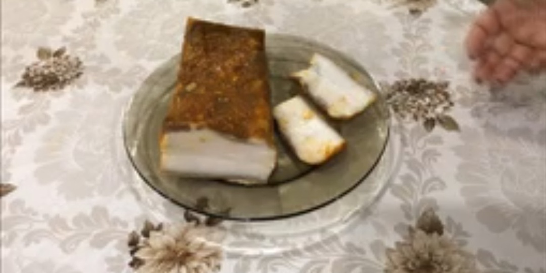 Сало по-венгерски — холодная закуска, которая подойдёт даже к праздничному столу