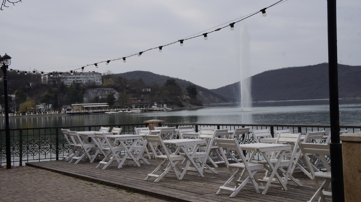 Набережную Абрау-Дюрсо готовят к курортному сезону