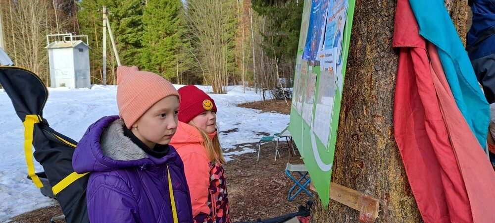    Дети встали рано, чтобы преодолеть заветные километры по весеннему снегу. Фото:  АиФ/ Марина Сизова