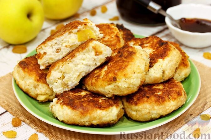 творог, рис, яблоко, яйца, изюм, сахар, мука, масло растительное, соль