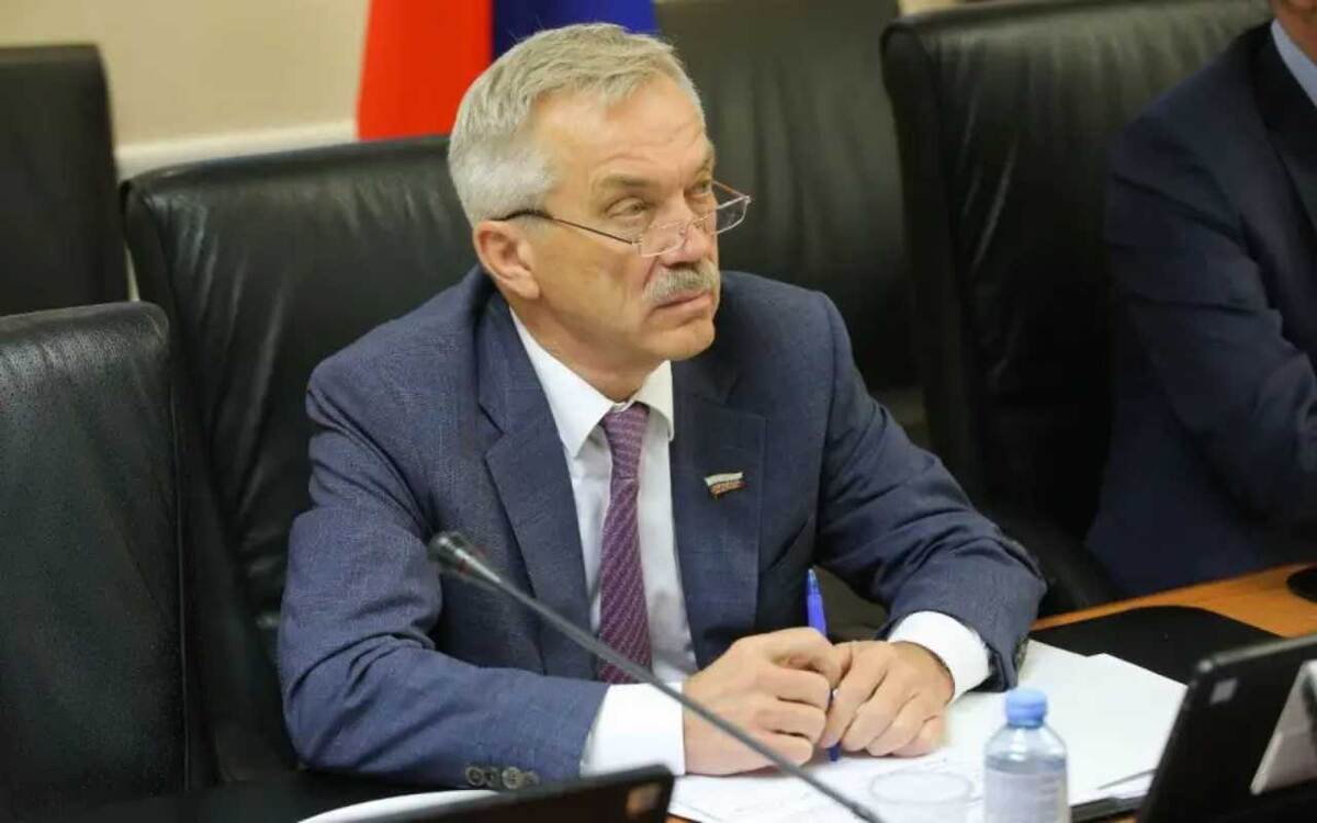    Вячеслав Гладков поблагодарил Евгения Савченко за труд в Белгородской области Фотография из телеграм-канала Евгения Савченко