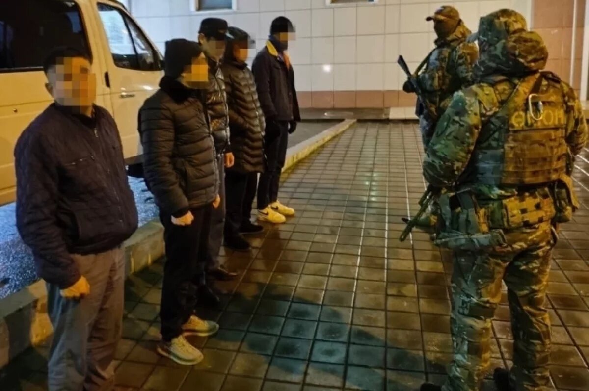    Нарушителей закона отправили в военкомат.