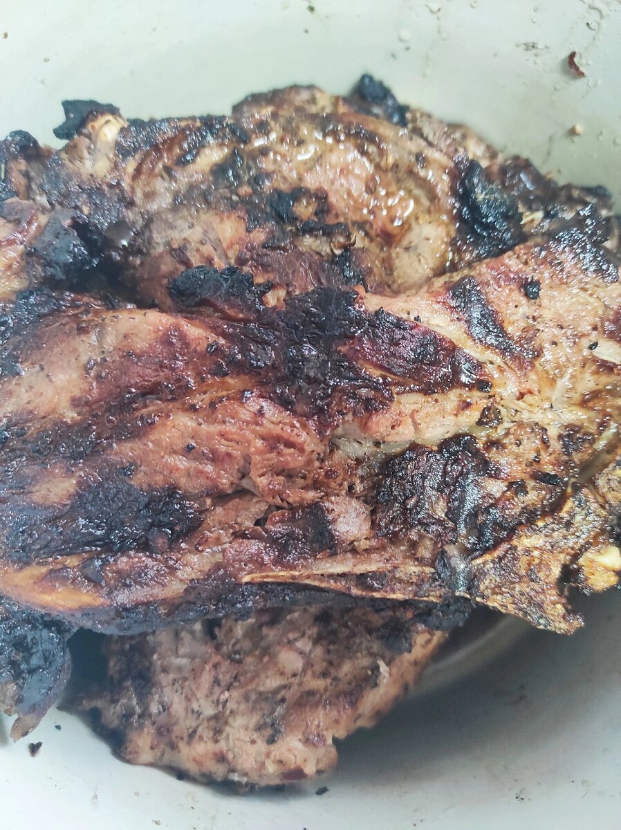 У нас стейки тоже называют шашлыком)