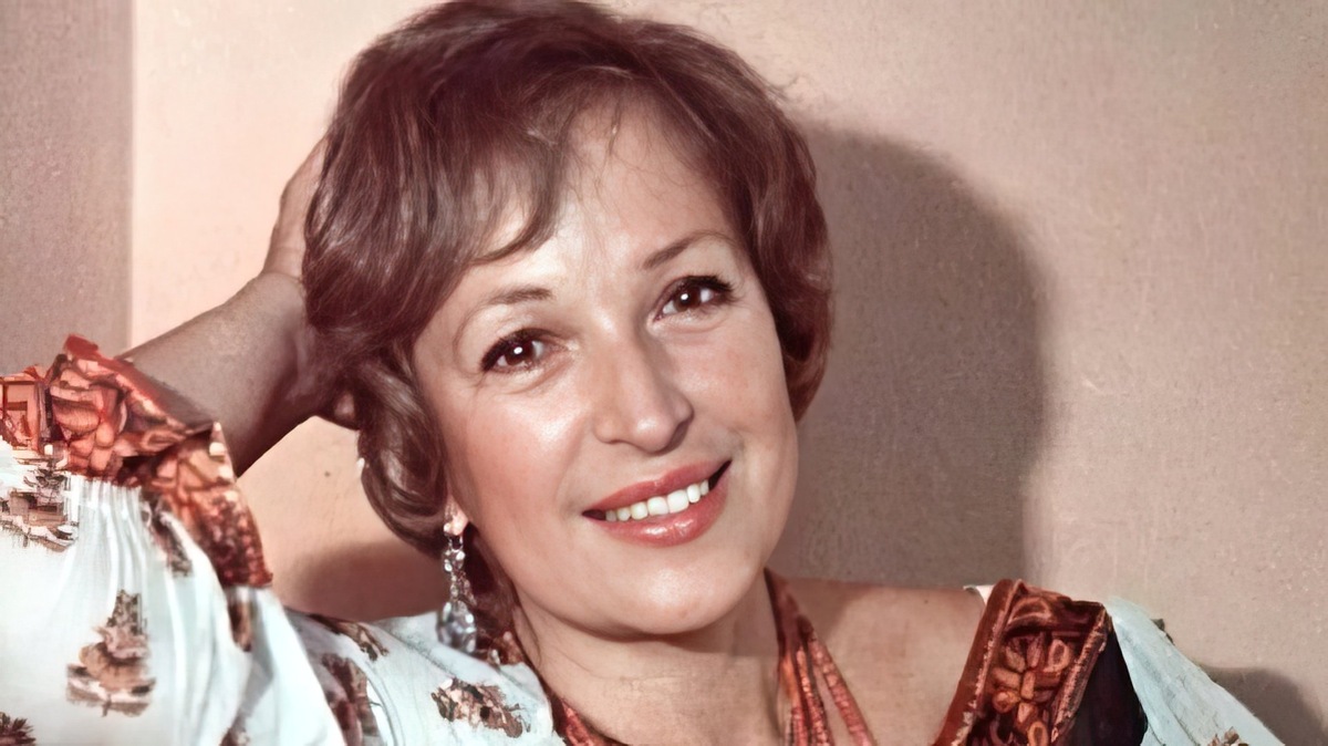 Клара Степановна Лучко  — советская и российская актриса. Народная артистка СССР