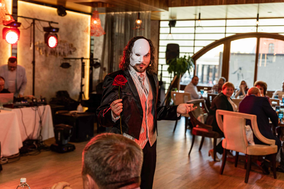 Сцена из иммерсивного представления